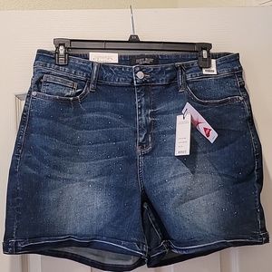 Brand new with tags Judy Blue bleach splatter shorts